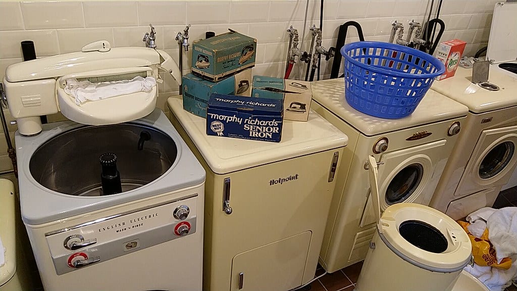 How to clean Hotpoint washing machine
